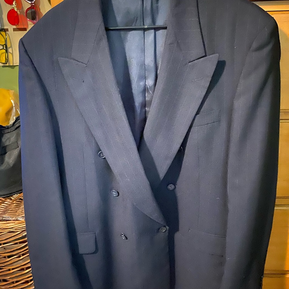 Elegant Men's Double-Breasted Blazer in Navy